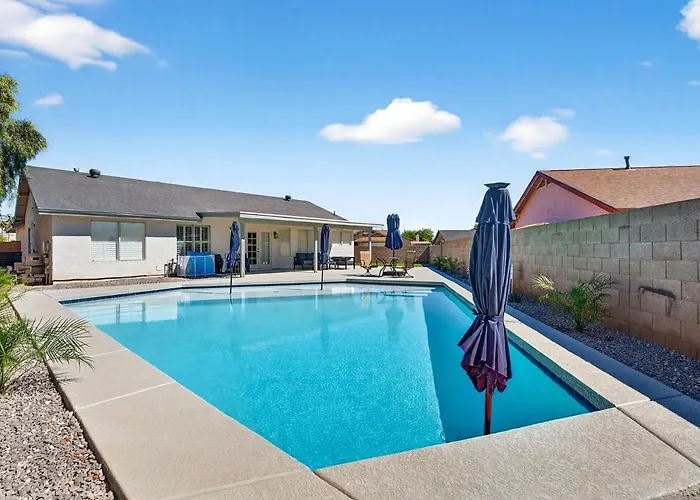 Visit Our Diamond In The Desert! New Heated Pool! Dom wakacyjny