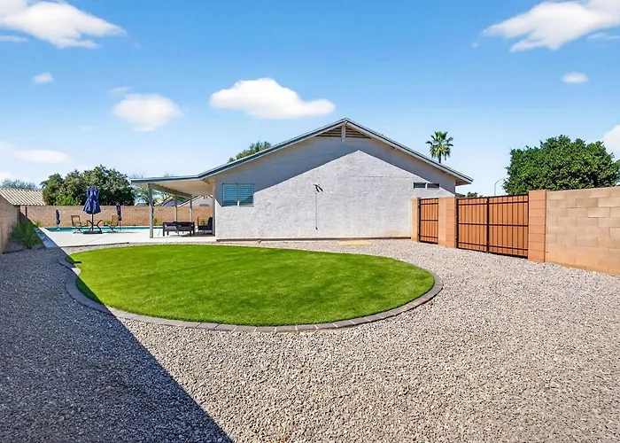 Visit Our Diamond In The Desert! New Heated Pool! *