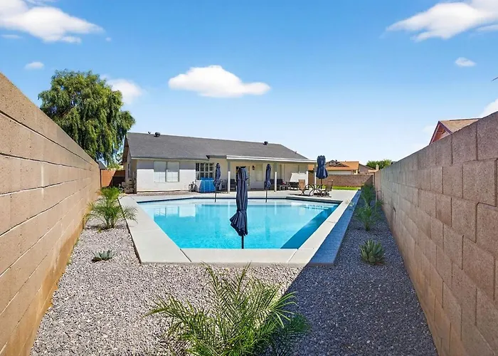 Visit Our Diamond In The Desert! New Heated Pool! Dom wakacyjny