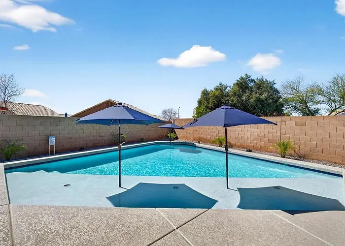 Dom wakacyjny Visit Our Diamond In The Desert! New Heated Pool!