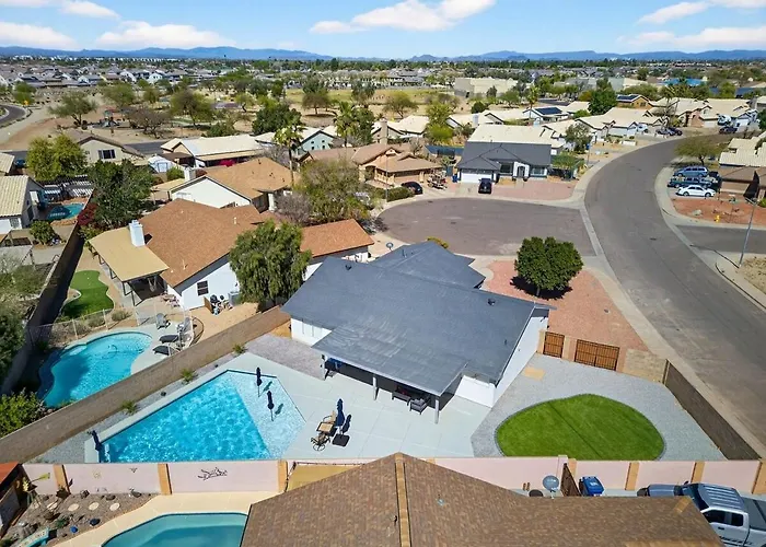 Visit Our Diamond In The Desert! New Heated Pool! Glendale