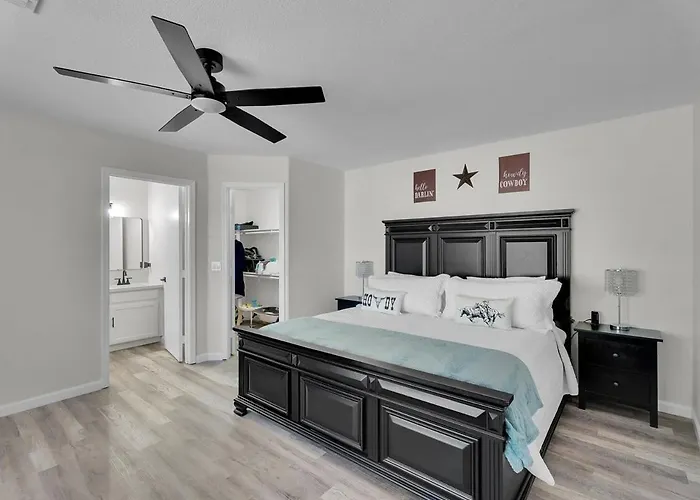 Visit Our Diamond In The Desert! New Heated Pool! *
