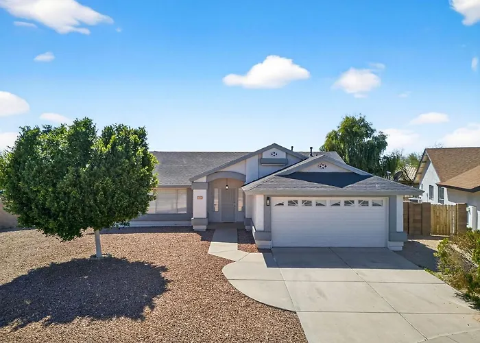 Visit Our Diamond In The Desert! New Heated Pool! *