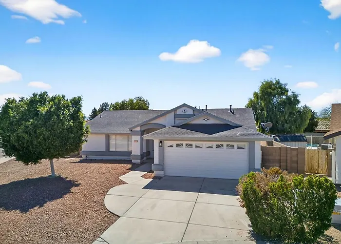 Visit Our Diamond In The Desert! New Heated Pool! Glendale